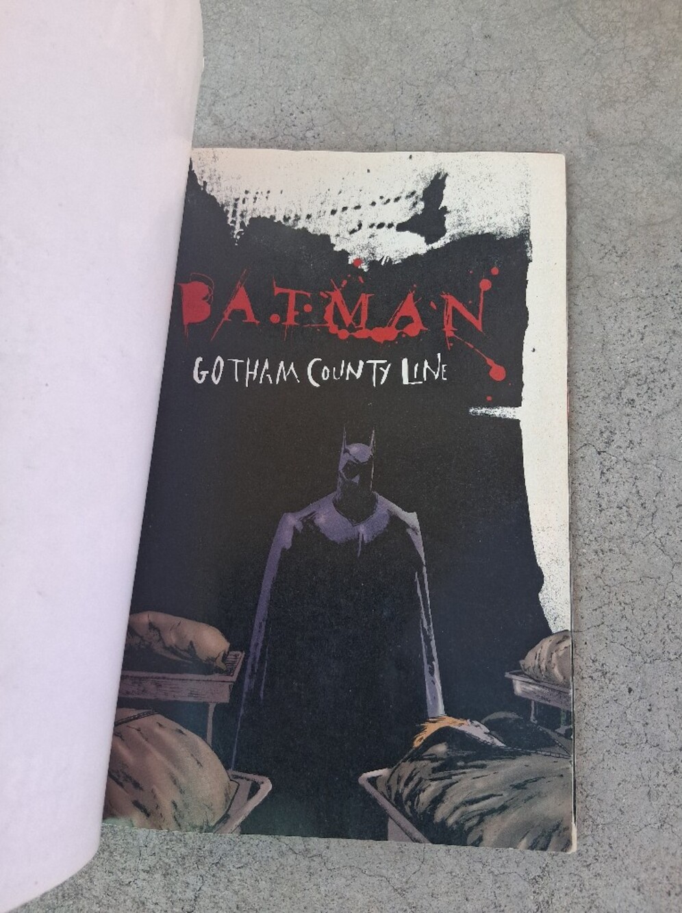Batman Comic Book - Picture 5 of 8